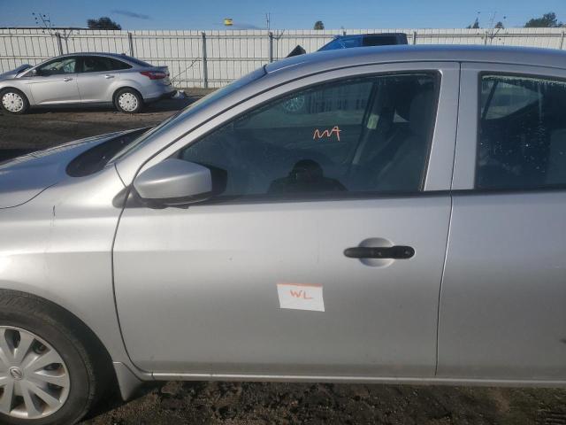 2019 NISSAN VERSA S 3N1CN7AP7KL808017