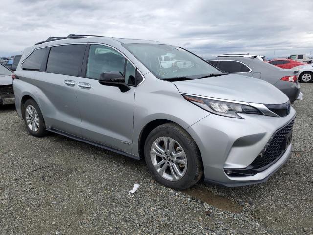 2021 TOYOTA SIENNA XSE - 5TDDSKFC9MS007802