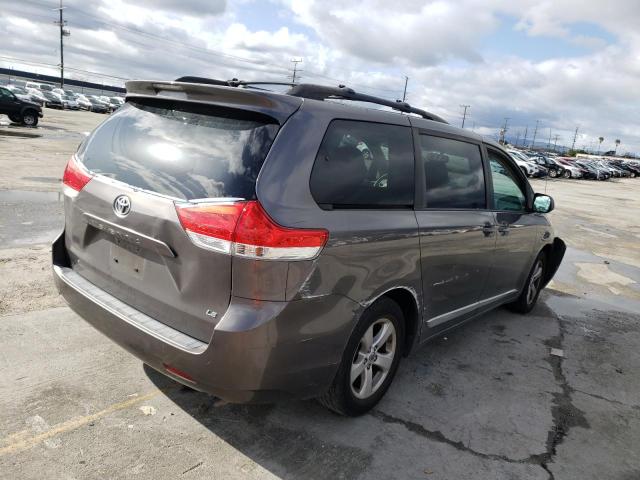 5TDKK3DC0DS404489 2013 TOYOTA SIENNA, photo no. 3