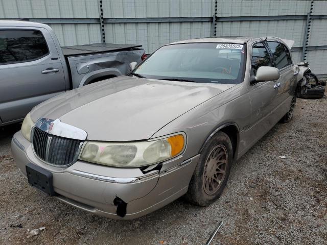 2001 Lincoln Town Car Signature