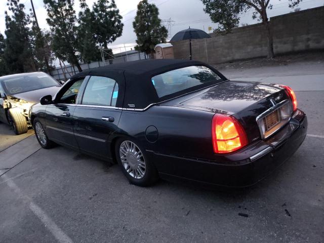1LNHM82W45Y654124 Lincoln Town Car Signature Limited