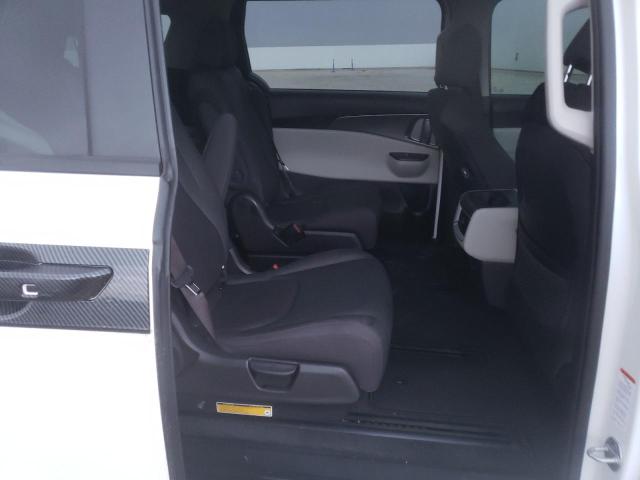 KNDNB4H30N6131438 KIA Carnival Lx