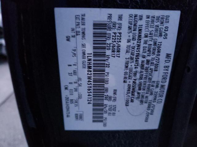 1LNHM82W45Y654124 Lincoln Town Car Signature Limited