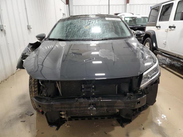 2017 VOLKSWAGEN PASSAT R-L 1VWDT7A39HC071733