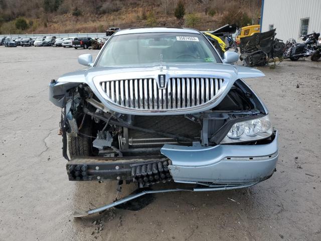 1LNHM82V57Y622129 Lincoln TOWNCAR