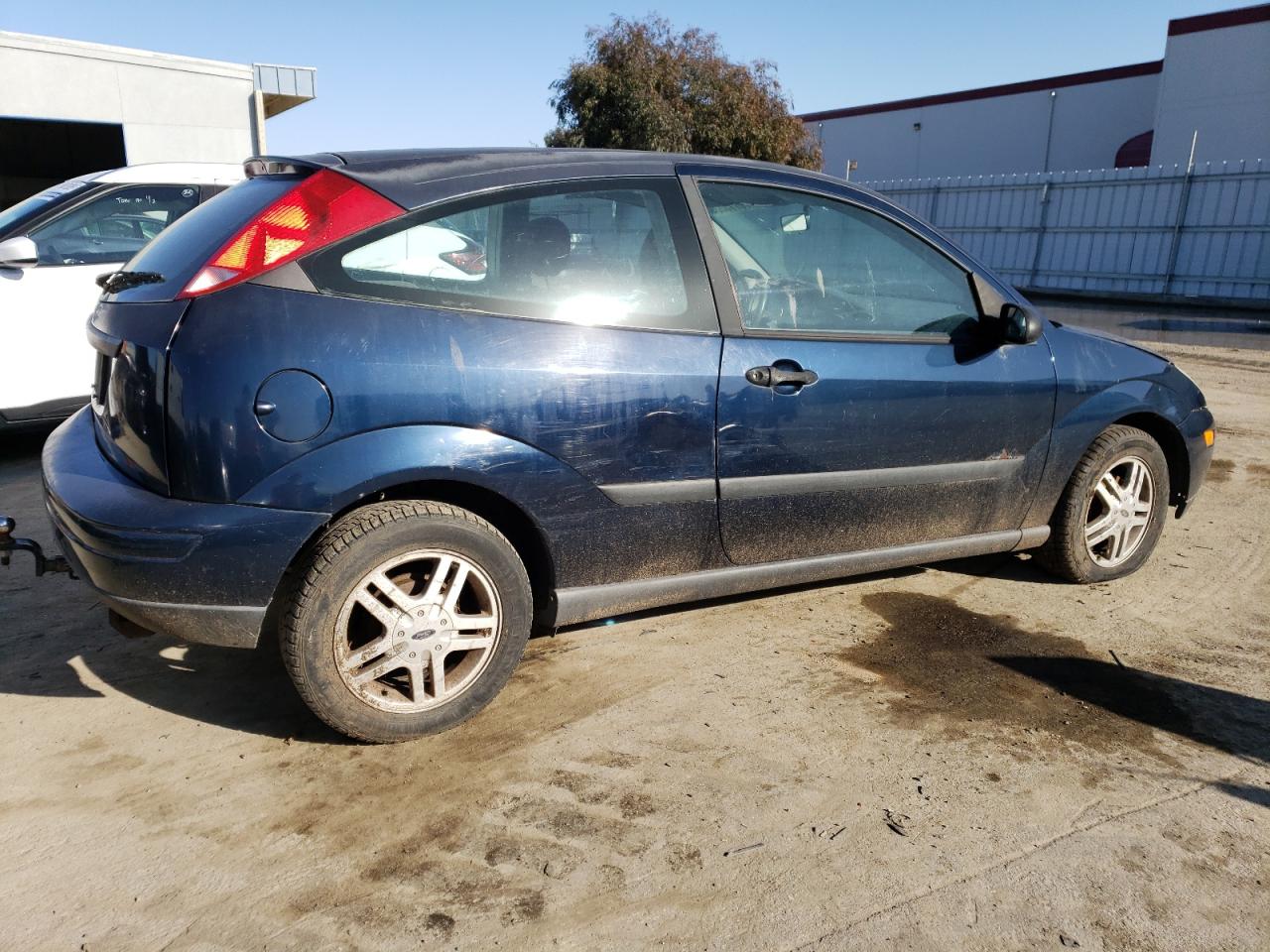 2000 FORD FOCUS ZX3 - 3FAFP3135YR247323