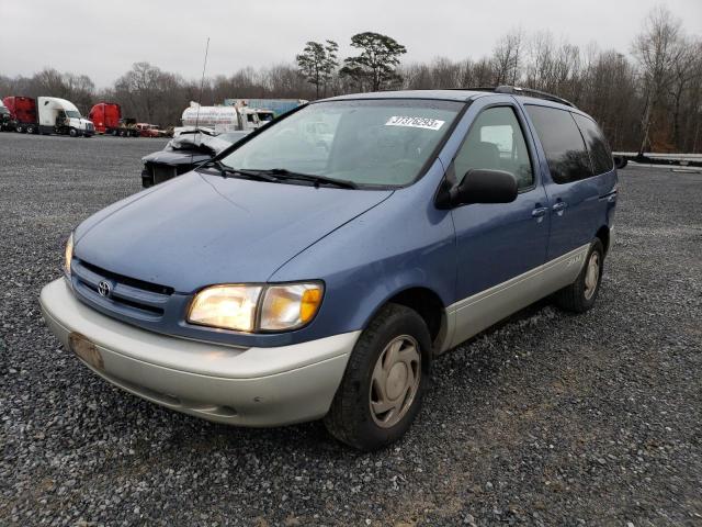 2000 Toyota Sienna LE