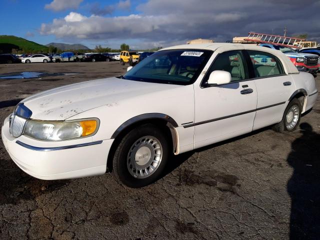 2002 Lincoln Town Car Executive