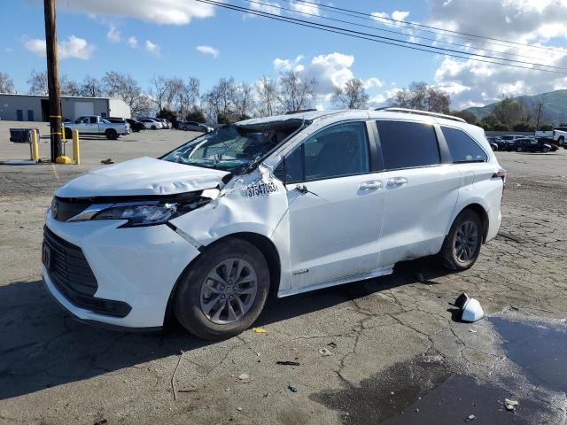 2021 Toyota Sienna LE