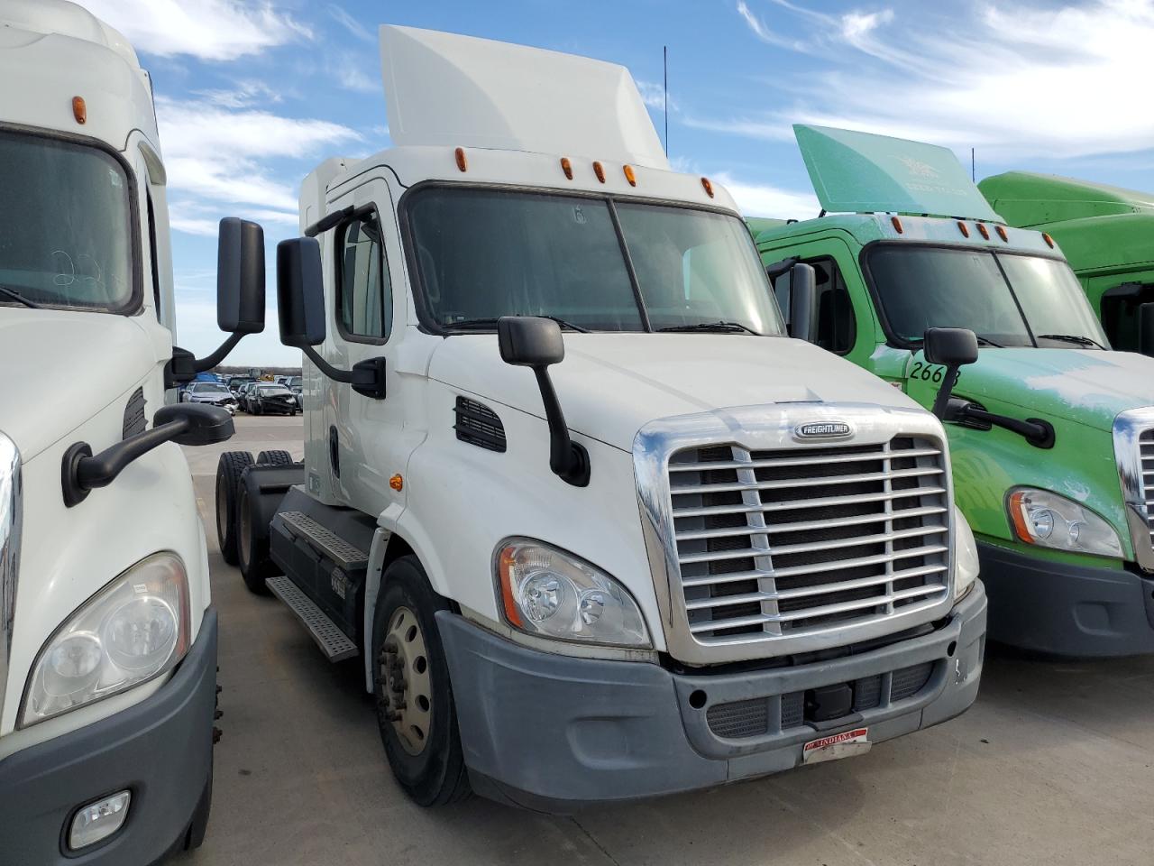 1FUJGBD9XFLGR9550 FREIGHTLINER CASCADIA 113 2015