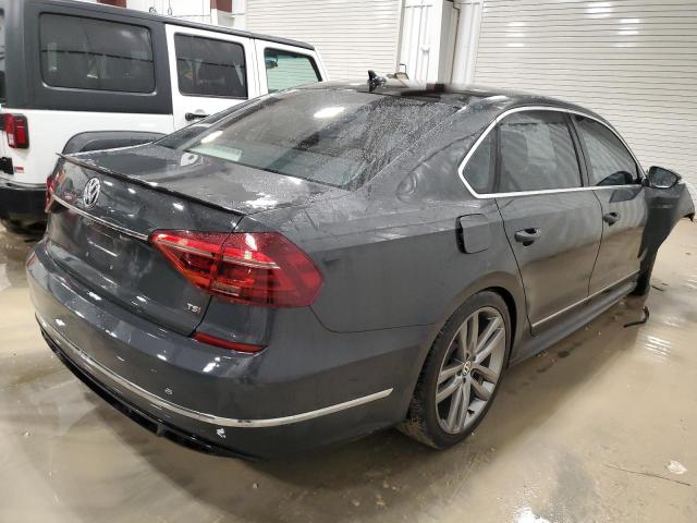 2017 VOLKSWAGEN PASSAT R-L 1VWDT7A39HC071733