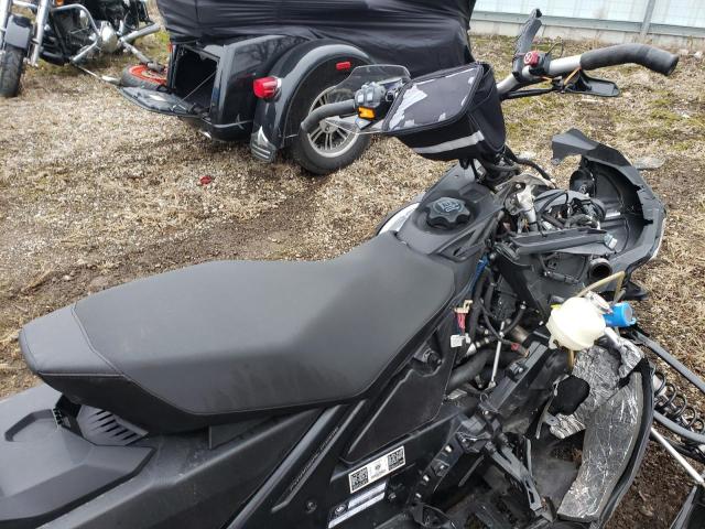 2017 SKI DOO RENEGADE 2BPSUFHZ6HV000628