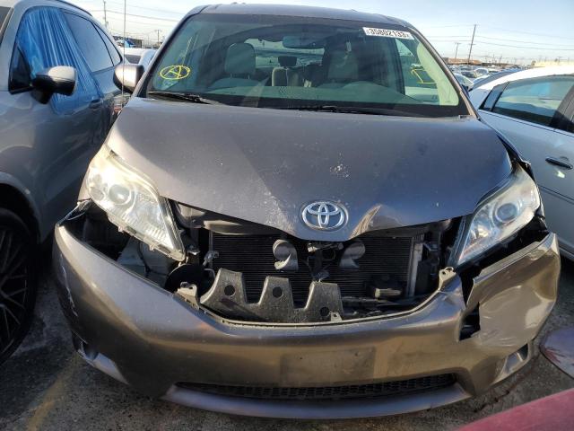 5TDKK3DC0DS404489 2013 TOYOTA SIENNA, photo no. 5