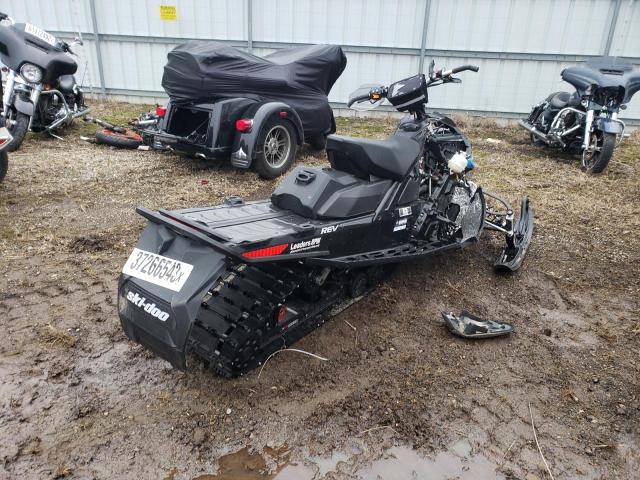 2017 SKI DOO RENEGADE 2BPSUFHZ6HV000628