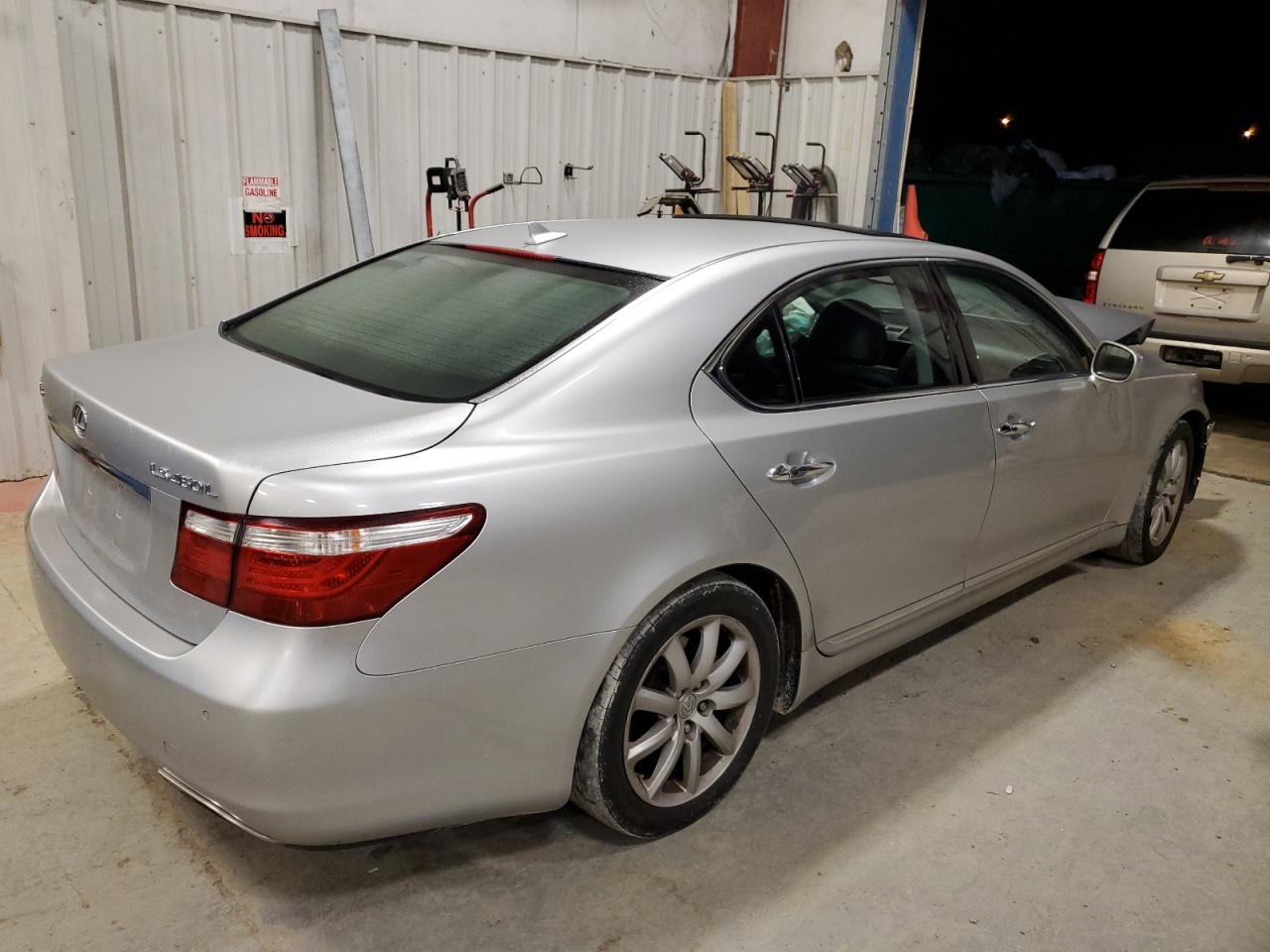 2007 LEXUS LS 460L - JTHGL46F275006810