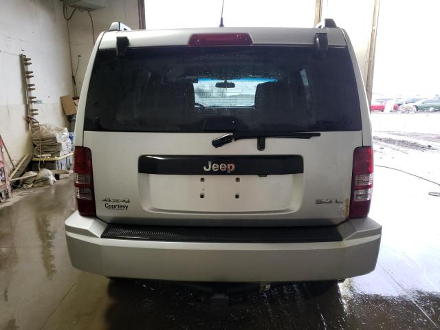 1J8GN28K68W131243 Jeep Liberty