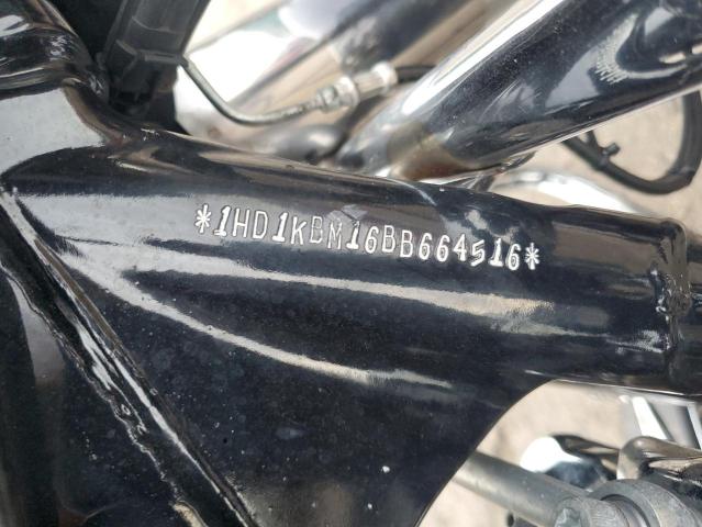 2011 HARLEY-DAVIDSON FLHX - 1HD1KBM16BB664516