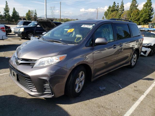 2018 Toyota Sienna LE