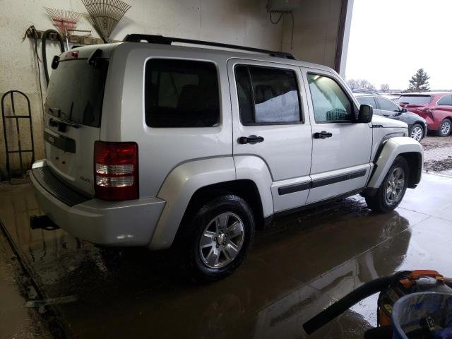 1J8GN28K68W131243 Jeep Liberty