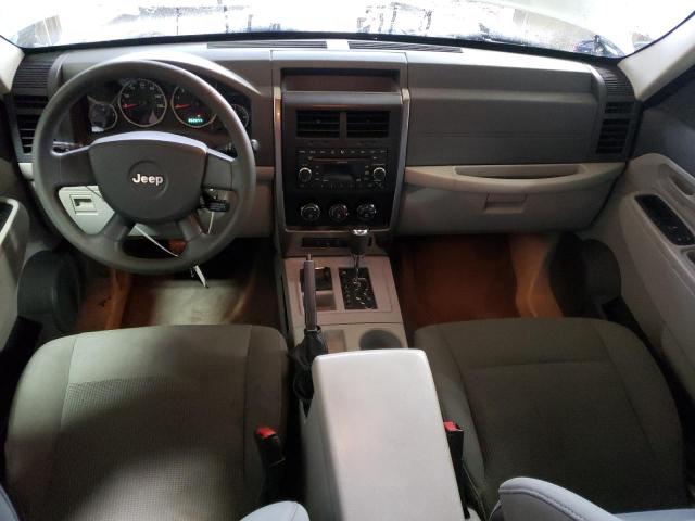 1J8GN28K68W131243 Jeep Liberty