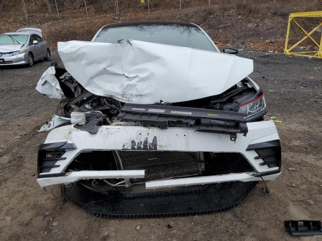2018 VOLKSWAGEN PASSAT GT - 1VWJM7A38JC037031