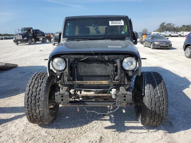 1C4BJWEG5DL568294 Jeep Wrangler Unlimited Sahara