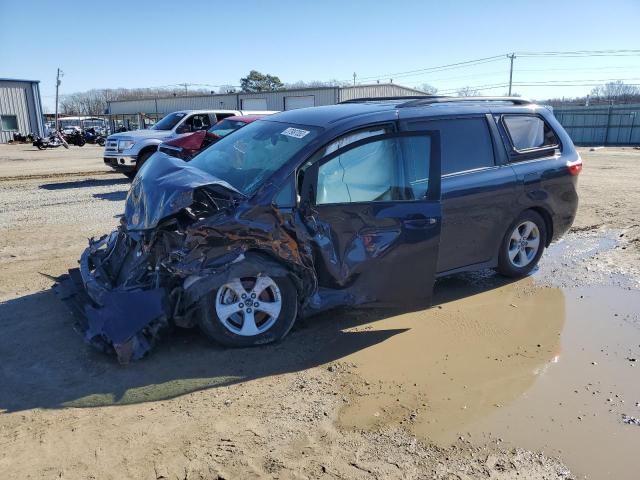 2018 Toyota Sienna LE