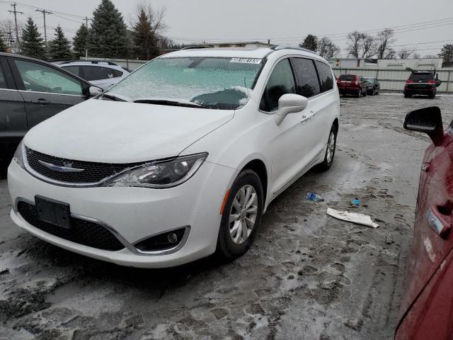 Salvage cars for sale from Copart Albany, NY: 2018 Chrysler Pacifica T