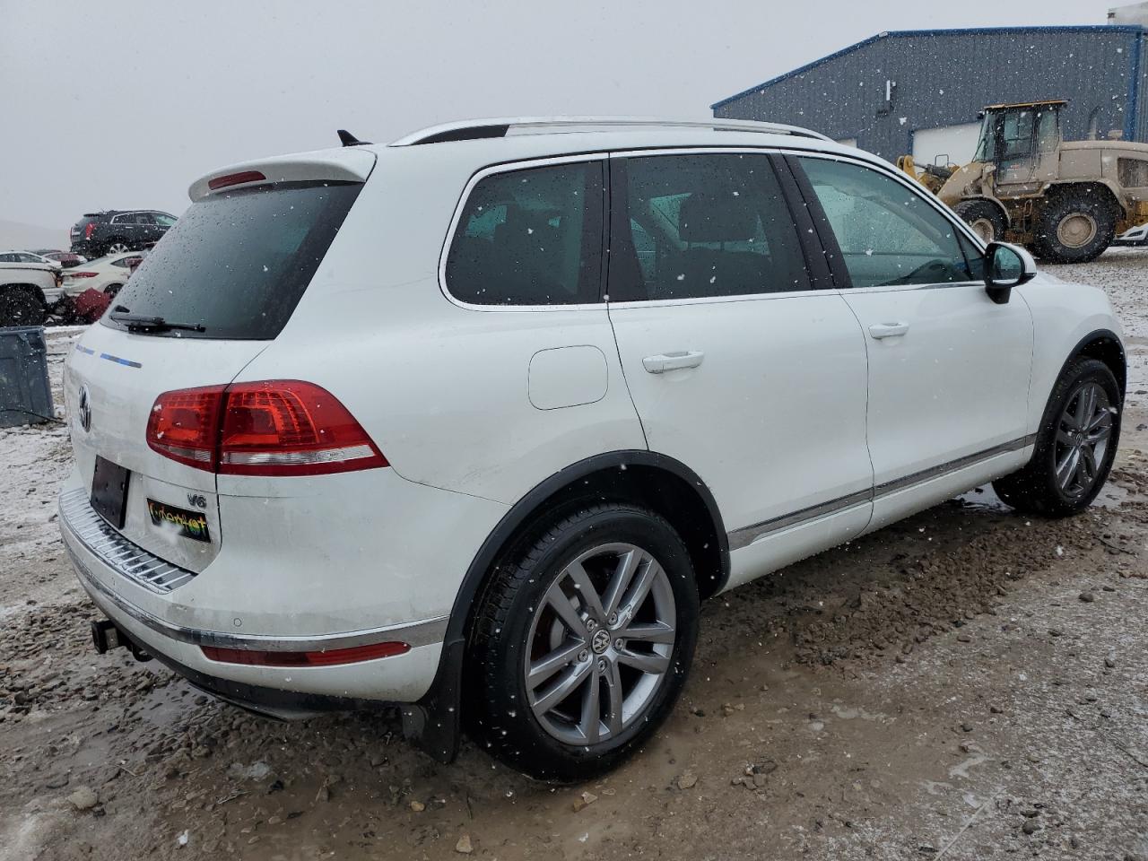 VIN WVGEF9BP4GD011794 2016 VOLKSWAGEN TOUAREG no.3