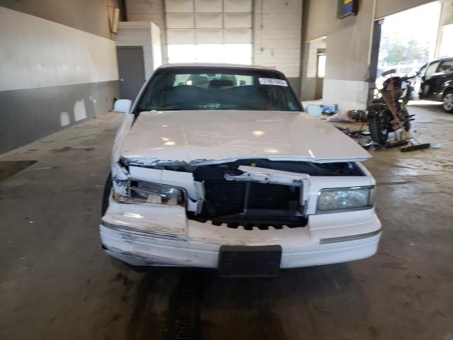 1LNLM81W9VY722316 Lincoln TOWNCAR