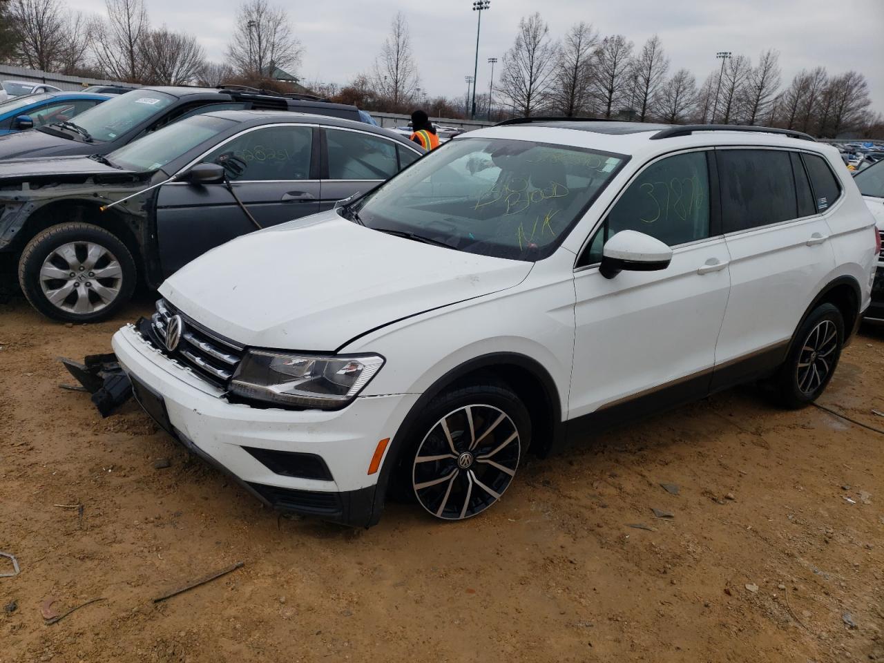 3VV2B7AX1MM076001 2021 VOLKSWAGEN TIGUAN - Image 1