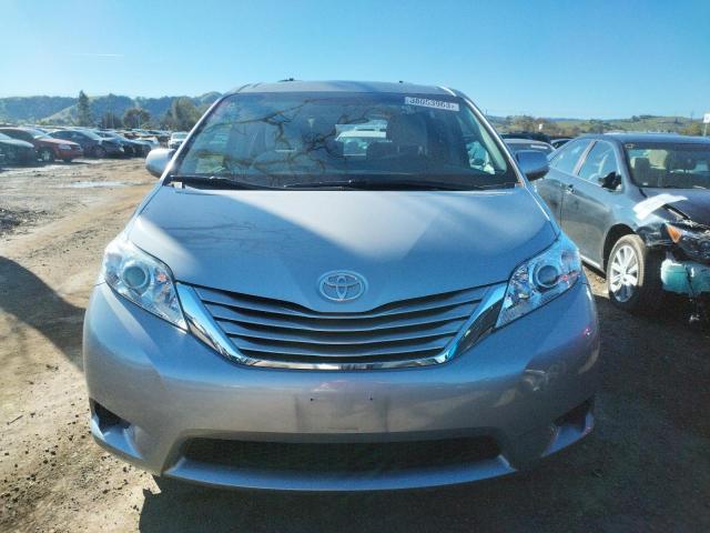 2017 TOYOTA SIENNA LE 5TDKZ3DC8HS869930
