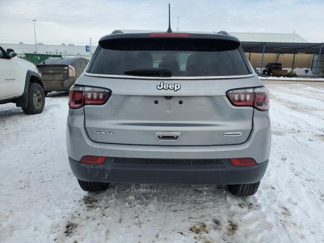3C4NJDBB2JT103384 Jeep Compass Latitude