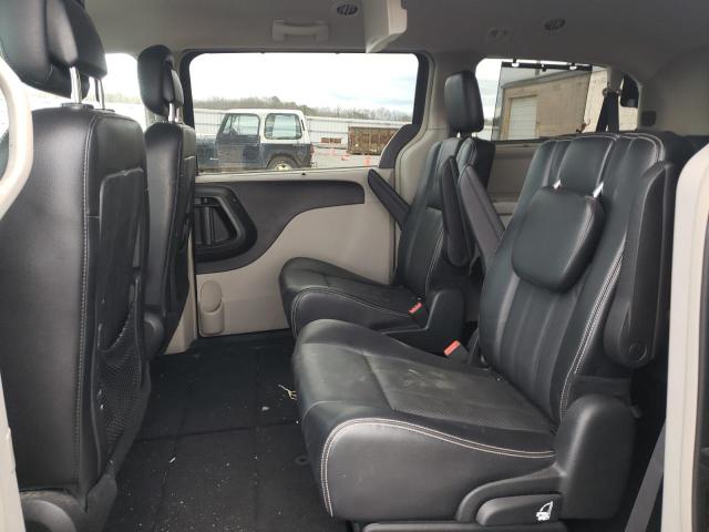2015 CHRYSLER TOWN & COU 2C4RC1CG8FR520572
