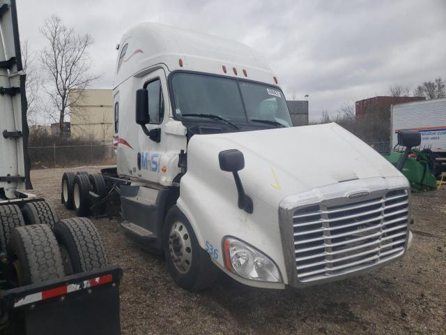 Salvage cars for sale from Copart Columbus, OH: 2016 Freightliner Cascadia 1