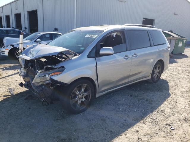 Salvage cars for sale from Copart Jacksonville, FL: 2017 Toyota Sienna SE