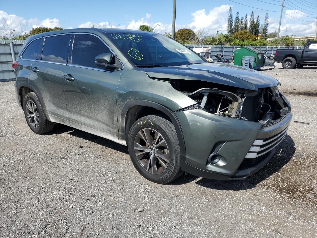 5TDZZRFH0JS239156 TOYOTA HIGHLANDER 2018