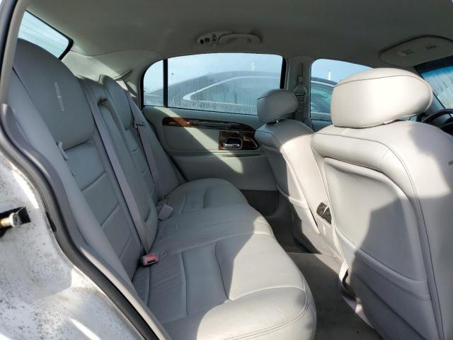 1LNHM82W41Y666865 Lincoln TOWNCAR