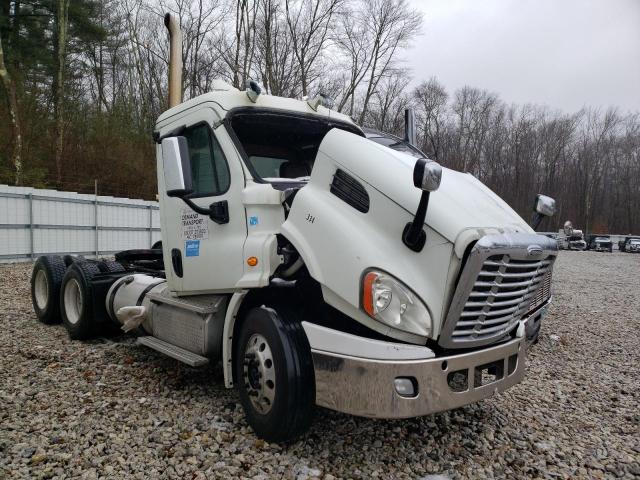Salvage cars for sale from Copart Warren, MA: 2013 Freightliner Cascadia 113