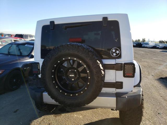 1C4BJWEG7EL188102 Jeep Wrangler Unlimited Sahara