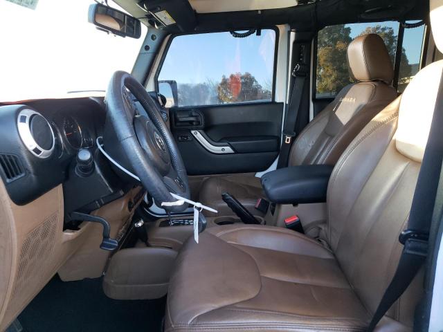 1C4BJWEG7EL188102 Jeep Wrangler Unlimited Sahara