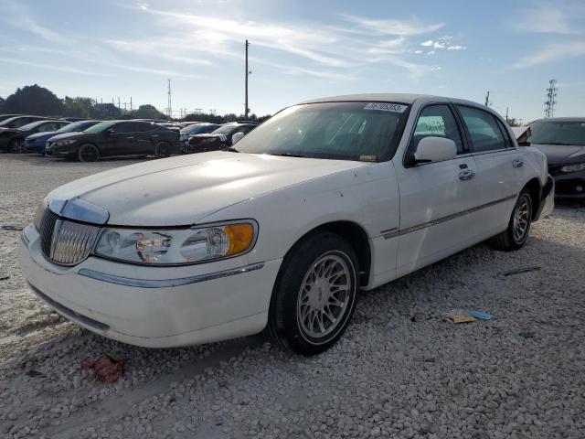 2001 Lincoln Town Car Signature