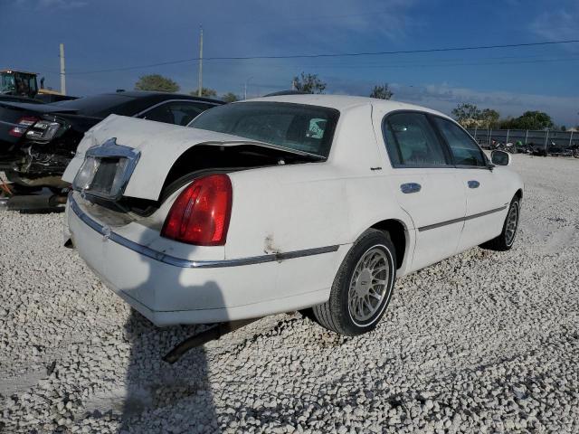 1LNHM82W41Y666865 Lincoln TOWNCAR