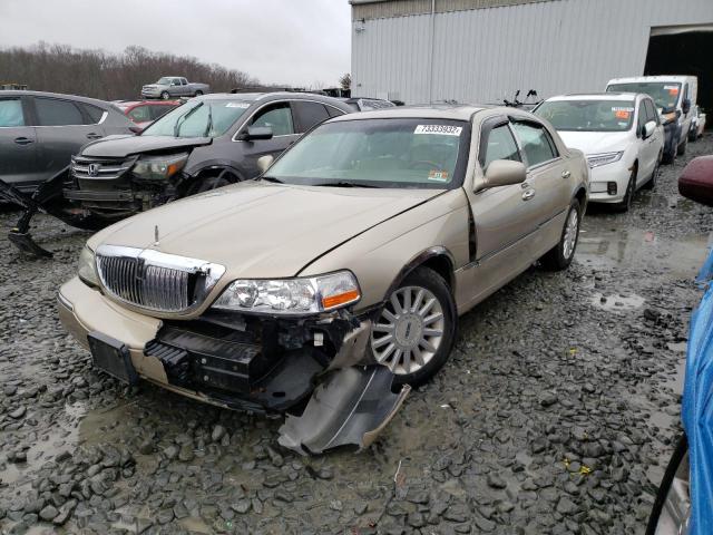 2005 Lincoln Town Car Signature Limited