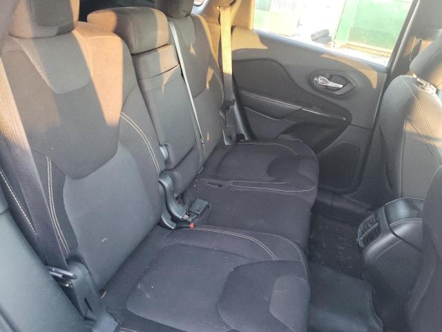 1C4PJLCB7FW793345 Jeep Cherokee Latitude