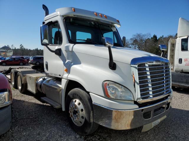 Lot #2500946589 2012 FREIGHTLINER CASCADIA 1 salvage car