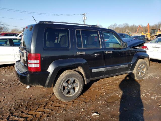 1J8GN28K78W133325 Jeep Liberty