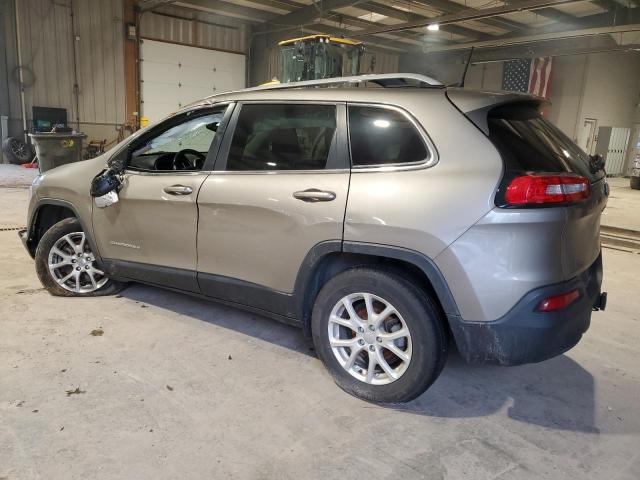 1C4PJLCB7GW370590 Jeep Cherokee Latitude