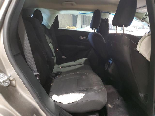 1C4PJLCB7GW370590 Jeep Cherokee Latitude
