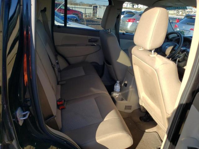 1J8GN28K78W133325 Jeep Liberty